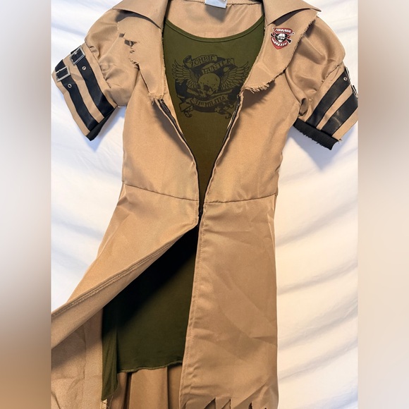 Spirit Halloween 5pc Zombie Hunter Girls Costume Youth Size Large 12-14 - Picture 8 of 10